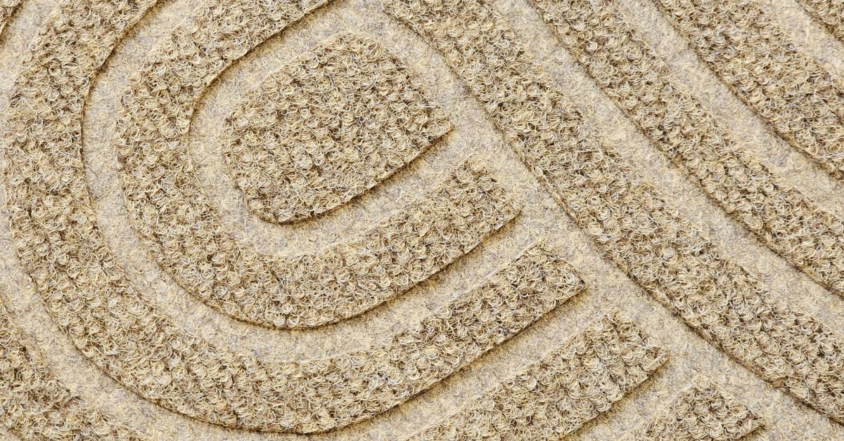 Broadloom Carpet<br><p>Wide, large-diameter carpet rolls that need the load carried across the body rather than pressure at the ends.</p>